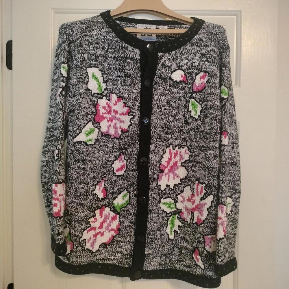 Handknits By Storybook Knits sweater Size M Women's Floral Cable Knit Cottgecore